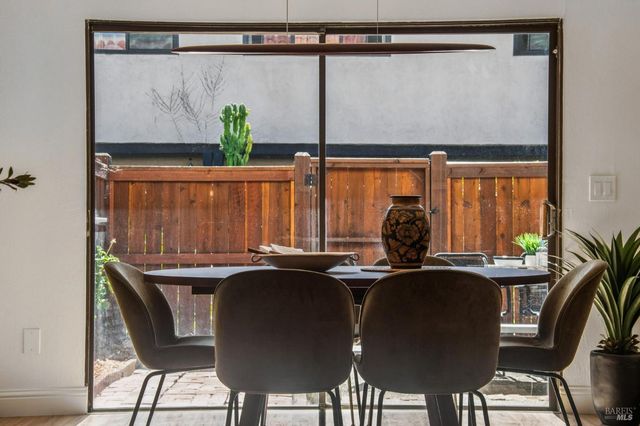 11 Pueblo Dr, San Rafael, CA 94903