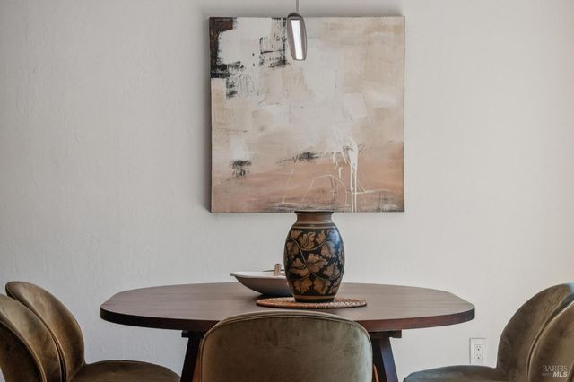 11 Pueblo Dr, San Rafael, CA 94903