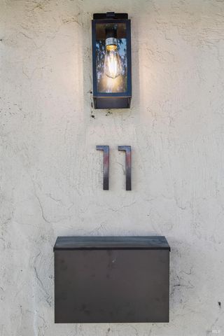 11 Pueblo Dr, San Rafael, CA 94903