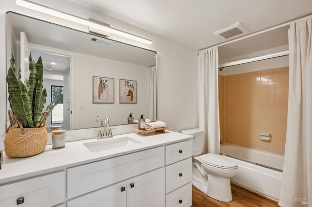 11 Pueblo Dr, San Rafael, CA 94903