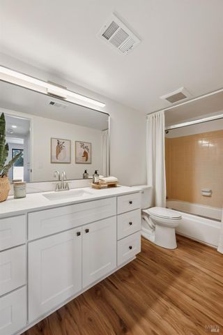 11 Pueblo Dr, San Rafael, CA 94903