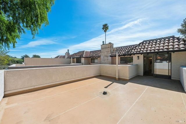 11 Pueblo Dr, San Rafael, CA 94903