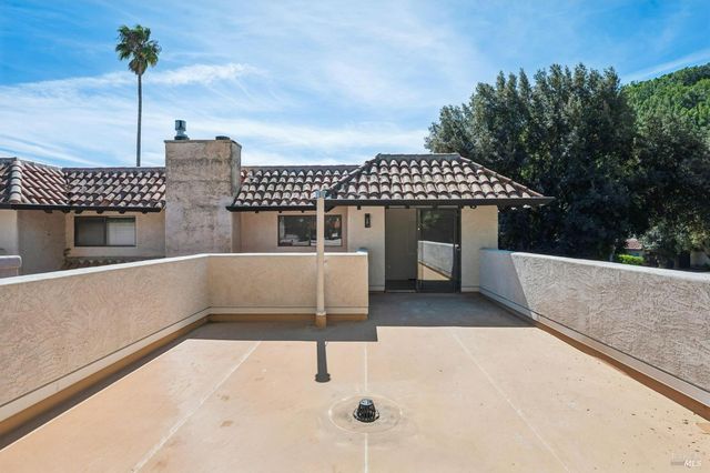 11 Pueblo Dr, San Rafael, CA 94903