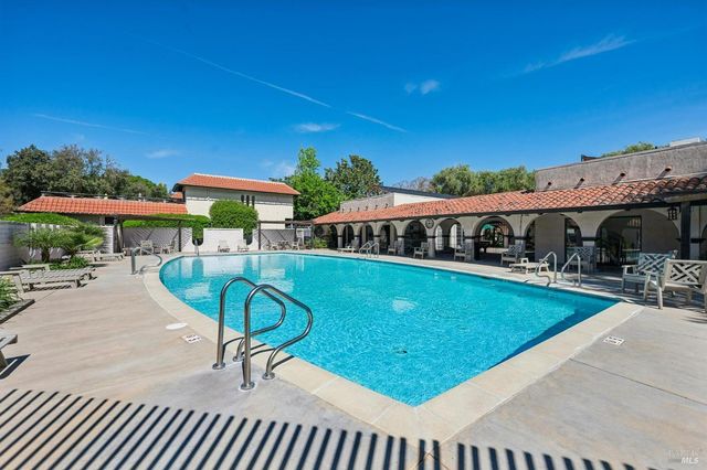 11 Pueblo Dr, San Rafael, CA 94903