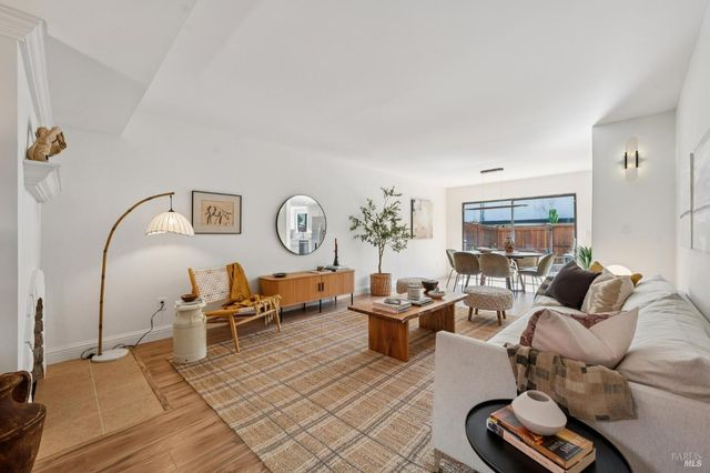 11 Pueblo Dr, San Rafael, CA 94903