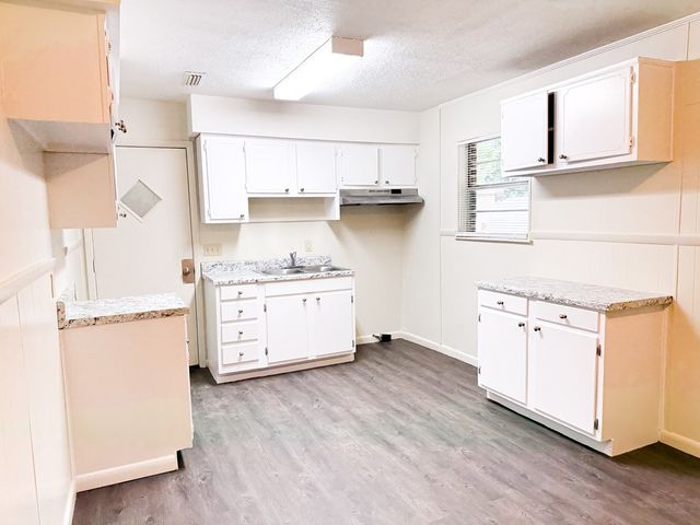 2600 Kristie Rd, Dothan, AL 36303