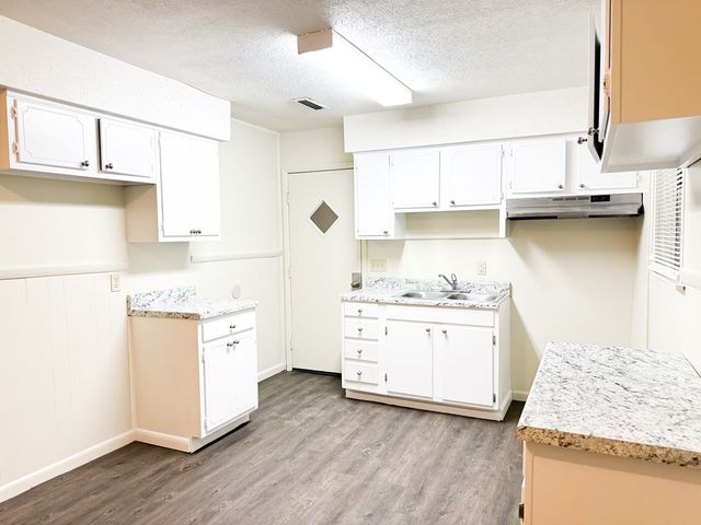 2600 Kristie Rd, Dothan, AL 36303