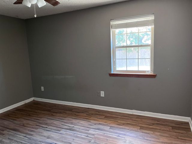 122 N Sawmill Road, Searcy, AR 72143