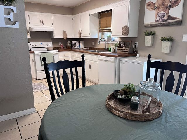 122 N Sawmill Road, Searcy, AR 72143