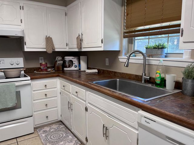 122 N Sawmill Road, Searcy, AR 72143