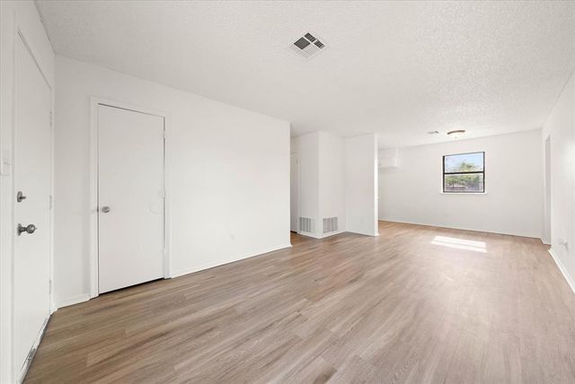 10906 Penrith Lane, Oklahoma City, OK 73114