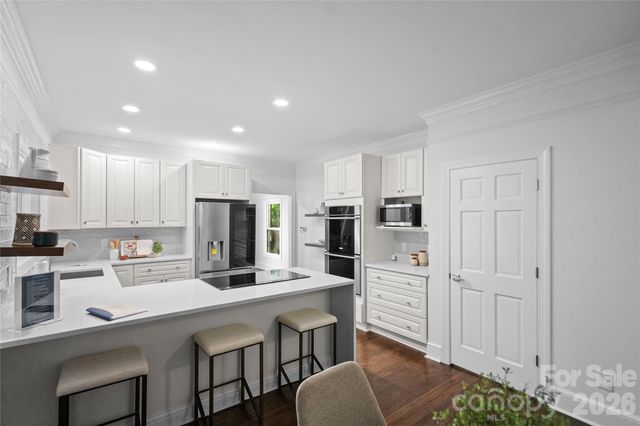 8503 Foxbridge Drive, Matthews, NC 28104