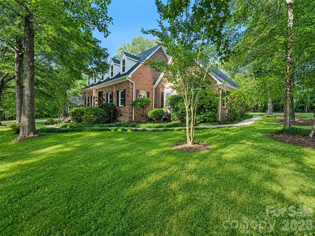 8503 Foxbridge Drive, Matthews, NC 28104