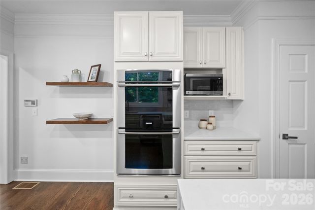 8503 Foxbridge Drive, Matthews, NC 28104