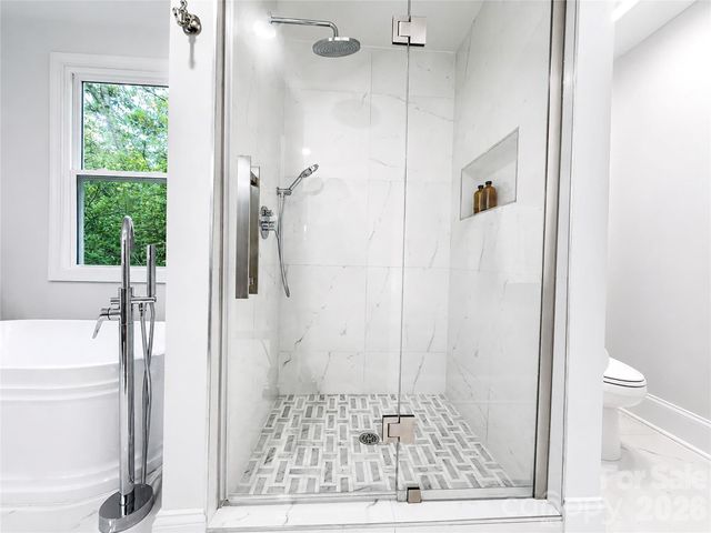 8503 Foxbridge Drive, Matthews, NC 28104