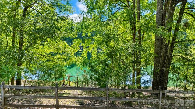 8503 Foxbridge Drive, Matthews, NC 28104