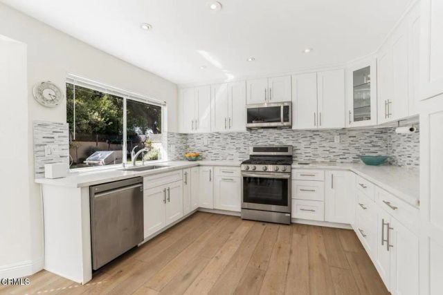 263 Fox Hills Drive, Thousand Oaks, CA 91361