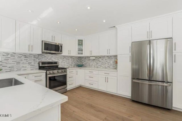 263 Fox Hills Drive, Thousand Oaks, CA 91361