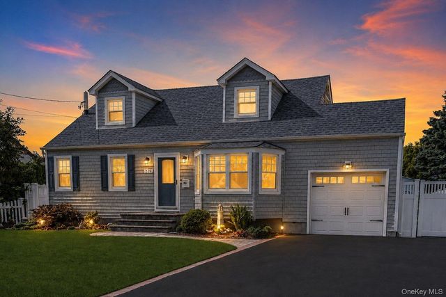 219 N Nassau Avenue, Massapequa, NY 11758