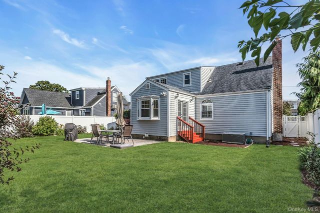 219 N Nassau Avenue, Massapequa, NY 11758
