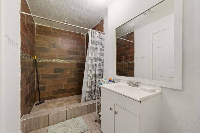 7511 Arnim Street, Houston, TX 77087