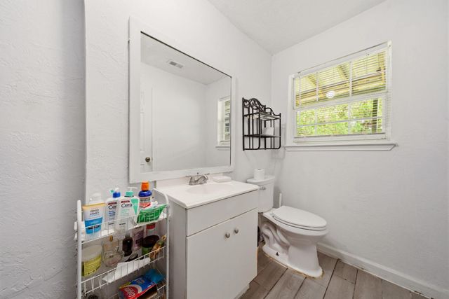 7511 Arnim Street, Houston, TX 77087