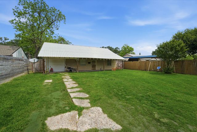 7511 Arnim Street, Houston, TX 77087