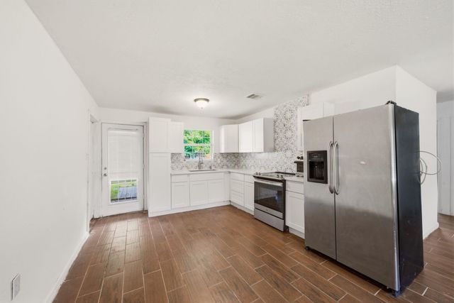 7511 Arnim Street, Houston, TX 77087