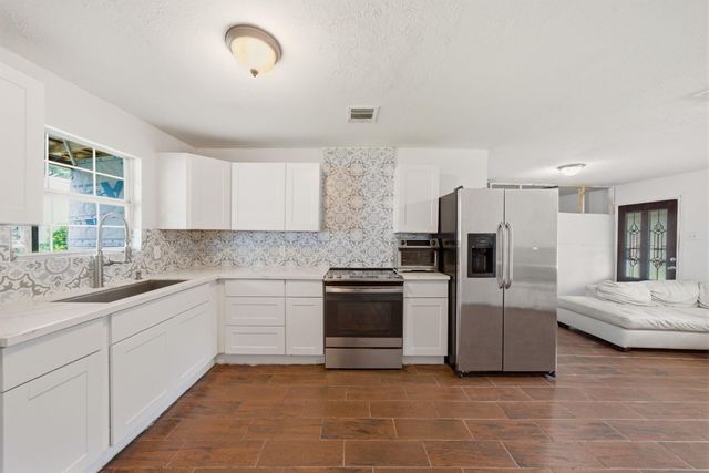 7511 Arnim Street, Houston, TX 77087