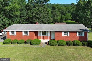 598 KNOBLEY RD, Ridgeley, WV 26753