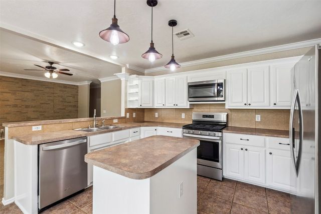 917 Westbury Terrace, Yukon, OK 73099