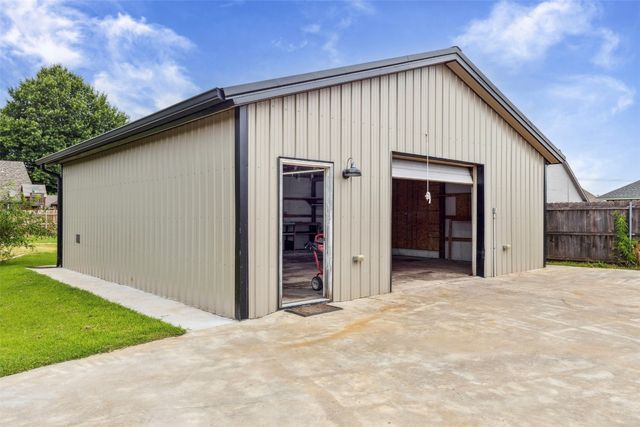 917 Westbury Terrace, Yukon, OK 73099
