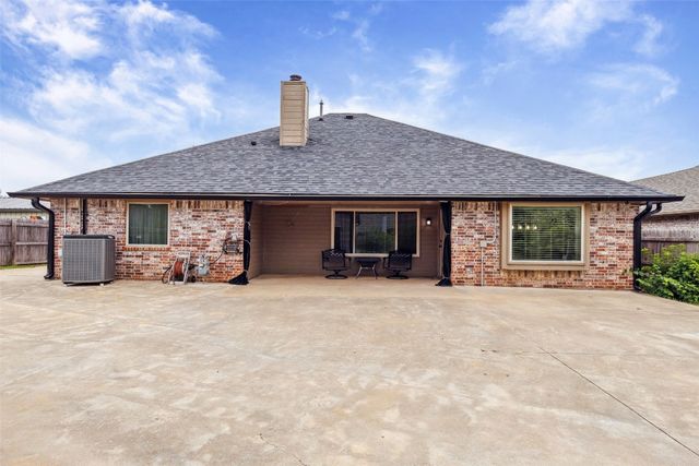 917 Westbury Terrace, Yukon, OK 73099