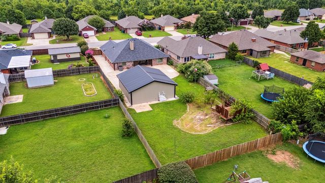 917 Westbury Terrace, Yukon, OK 73099