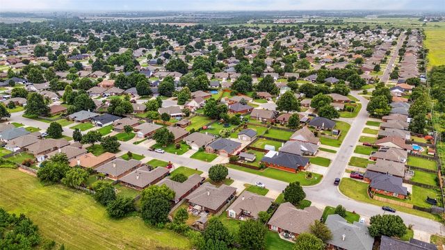 917 Westbury Terrace, Yukon, OK 73099