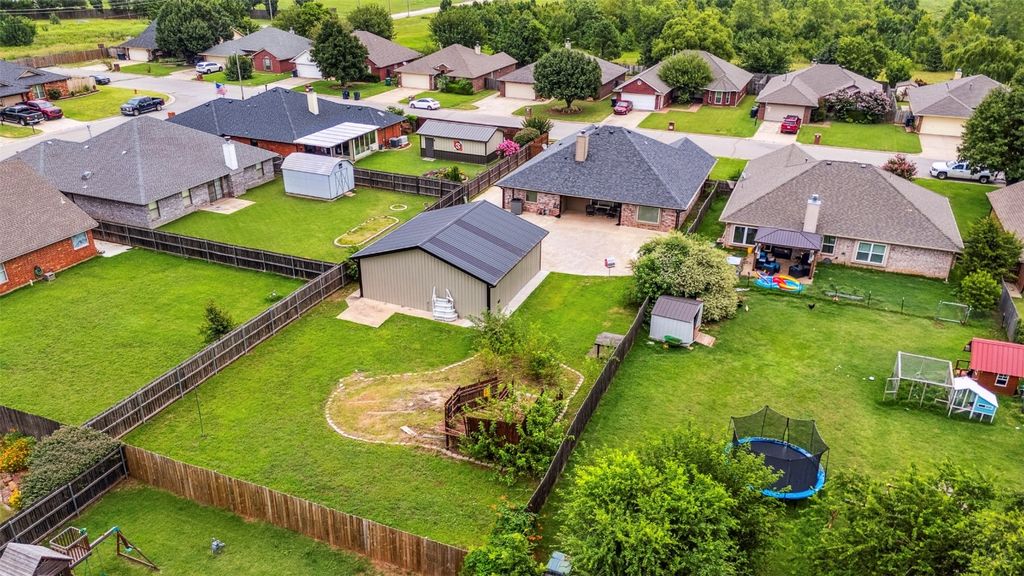 917 Westbury Terrace, Yukon, OK 73099