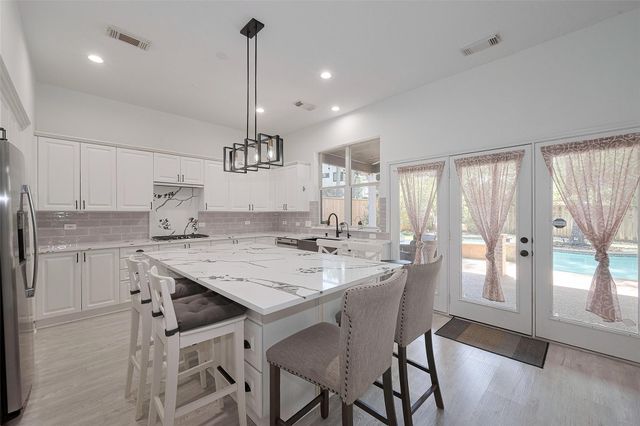 70 N Altwood Circle, The Woodlands, TX 77382