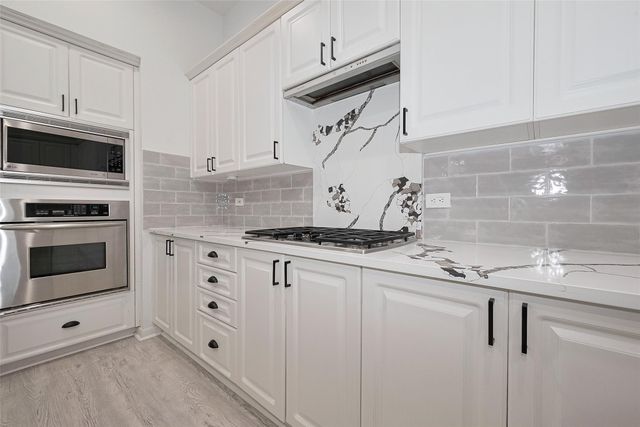 70 N Altwood Circle, The Woodlands, TX 77382
