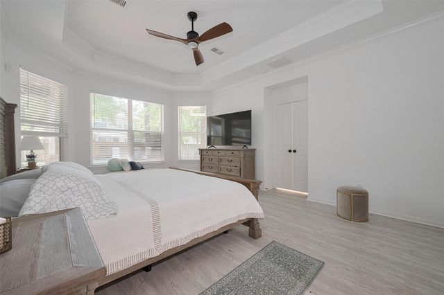 70 N Altwood Circle, The Woodlands, TX 77382
