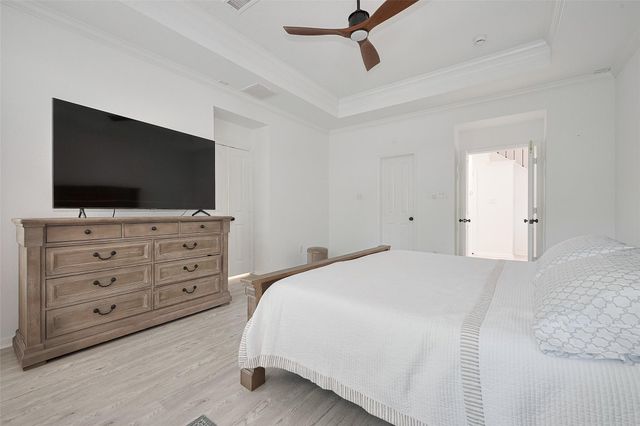 70 N Altwood Circle, The Woodlands, TX 77382