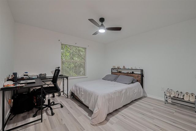 70 N Altwood Circle, The Woodlands, TX 77382