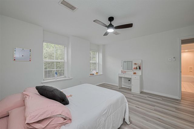 70 N Altwood Circle, The Woodlands, TX 77382