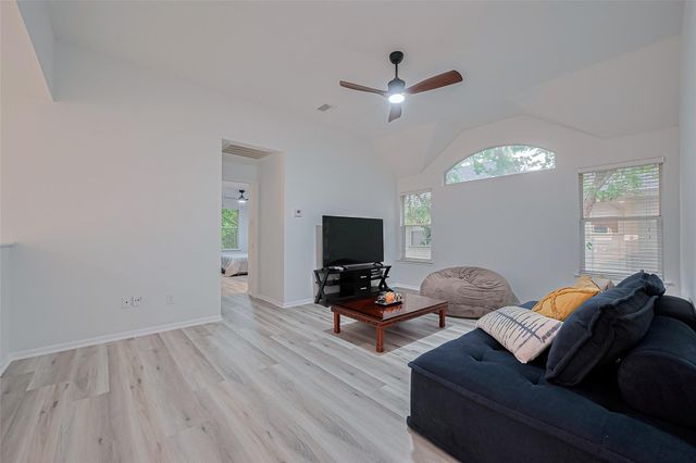 70 N Altwood Circle, The Woodlands, TX 77382