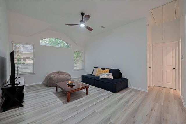 70 N Altwood Circle, The Woodlands, TX 77382