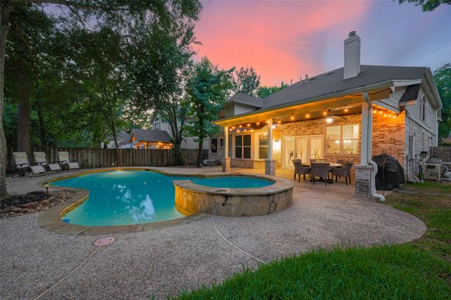 70 N Altwood Circle, The Woodlands, TX 77382