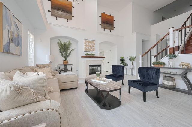 70 N Altwood Circle, The Woodlands, TX 77382