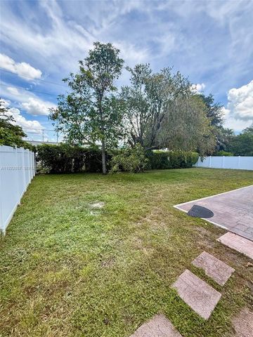 11561 SW 51st St, Cooper City, FL 33330