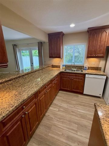 11561 SW 51st St, Cooper City, FL 33330