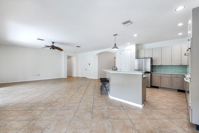 116 BELLA VISTA Way, Royal Palm Beach, FL 33411