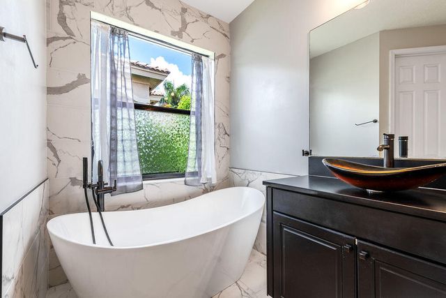 116 BELLA VISTA Way, Royal Palm Beach, FL 33411